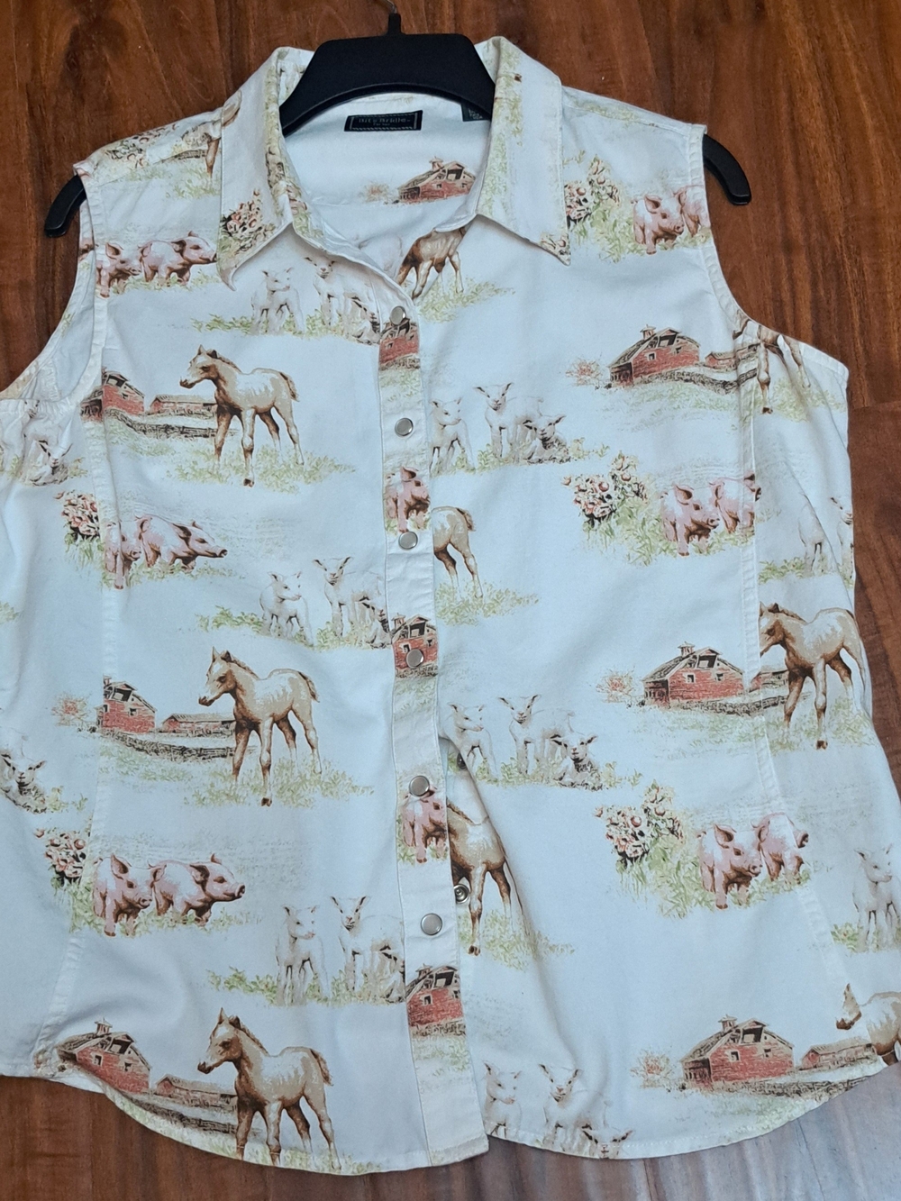 Bit & Bridle White Sleeveless Snap Button-Down with Farm Animal Print Horses Pig